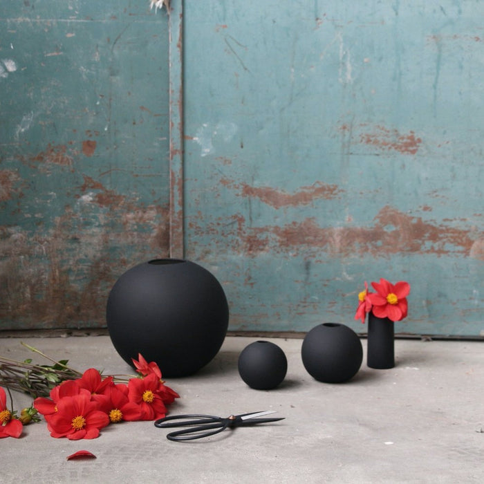Ball Vase Black 20cm - Batten Home