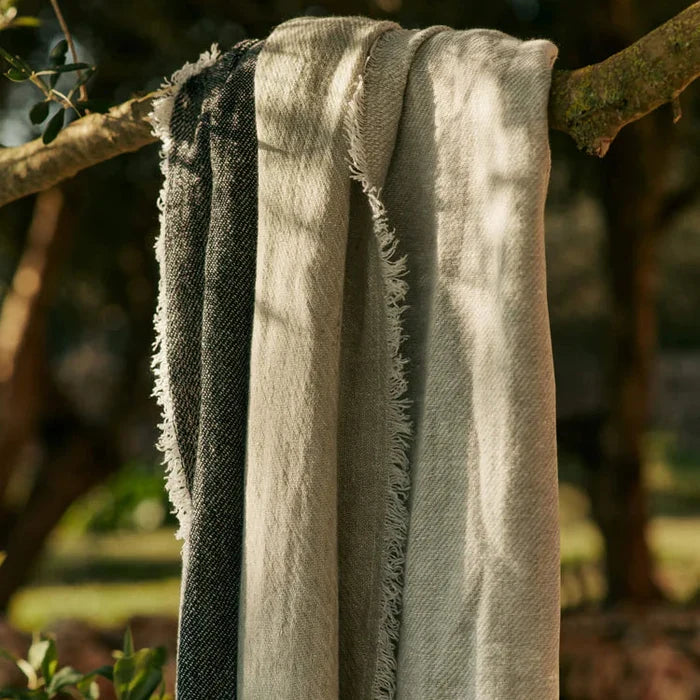 Pila Linen Throw